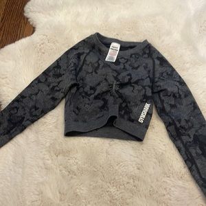 Gymshark Adapt Fleck Seamless Long Sleeve Crop Top in Camo size XS